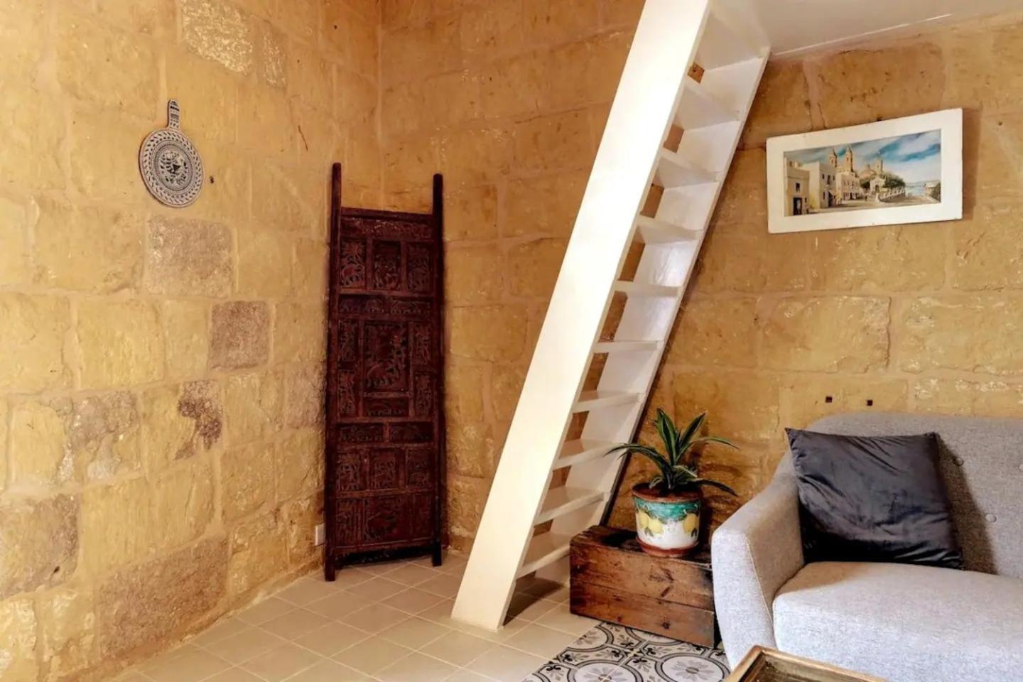 Historic Hideaways - 900 Year Old Converted Studios Victoria Dış mekan fotoğraf