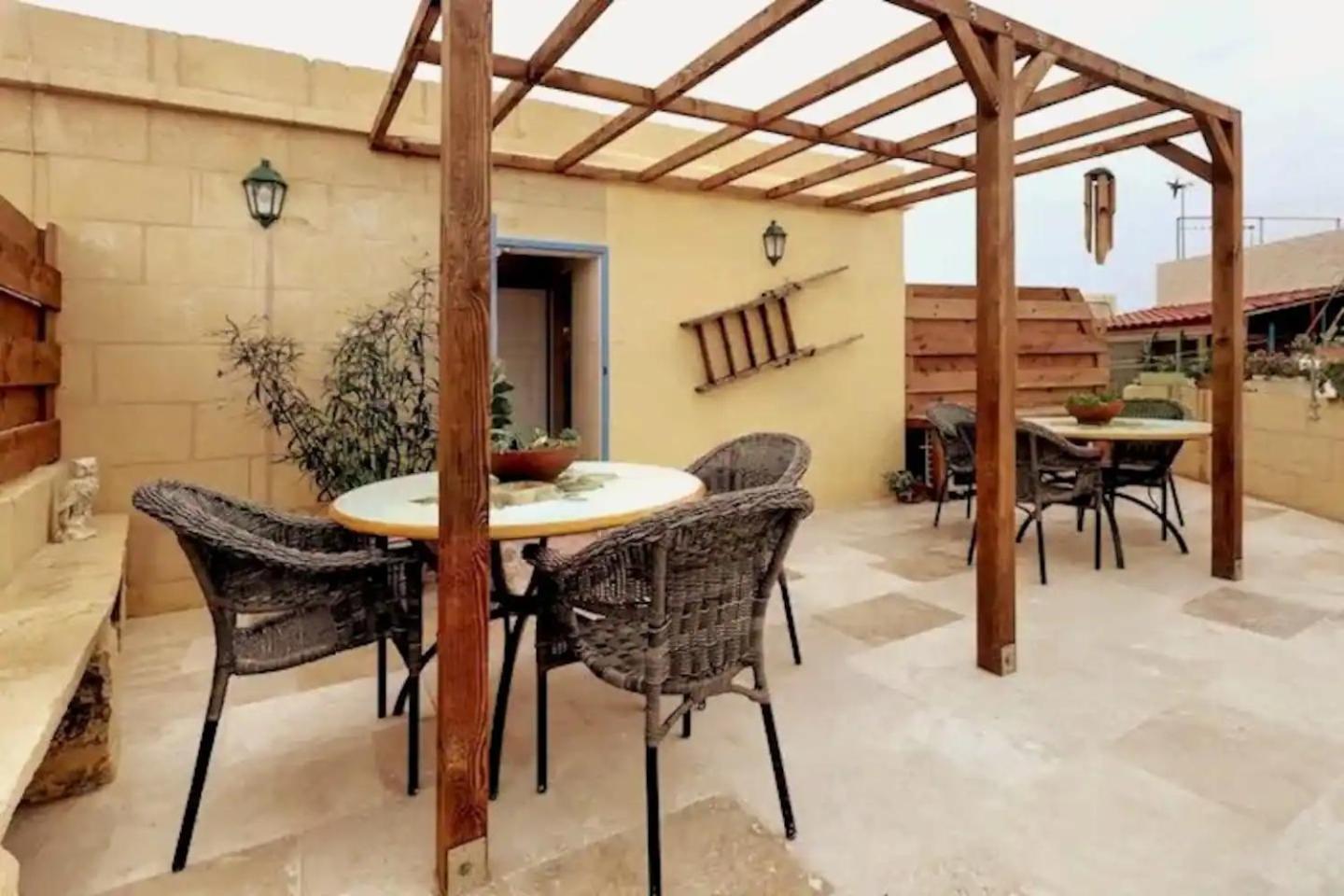 Historic Hideaways - 900 Year Old Converted Studios Victoria Dış mekan fotoğraf