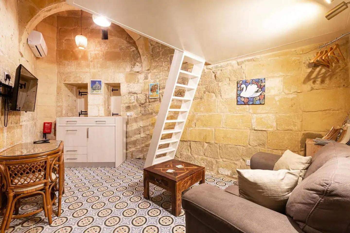Historic Hideaways - 900 Year Old Converted Studios Victoria Dış mekan fotoğraf