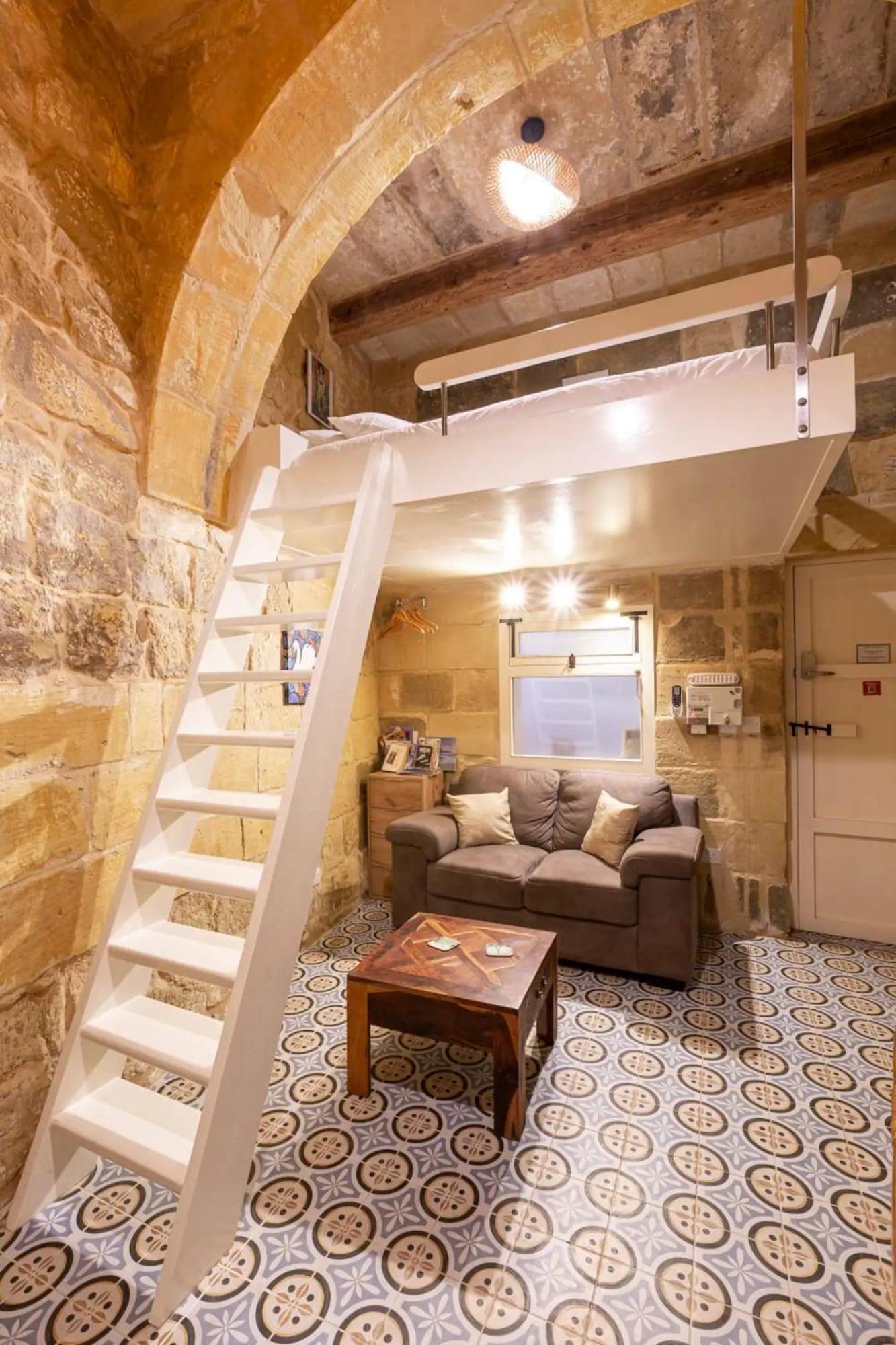 Historic Hideaways - 900 Year Old Converted Studios Victoria Dış mekan fotoğraf