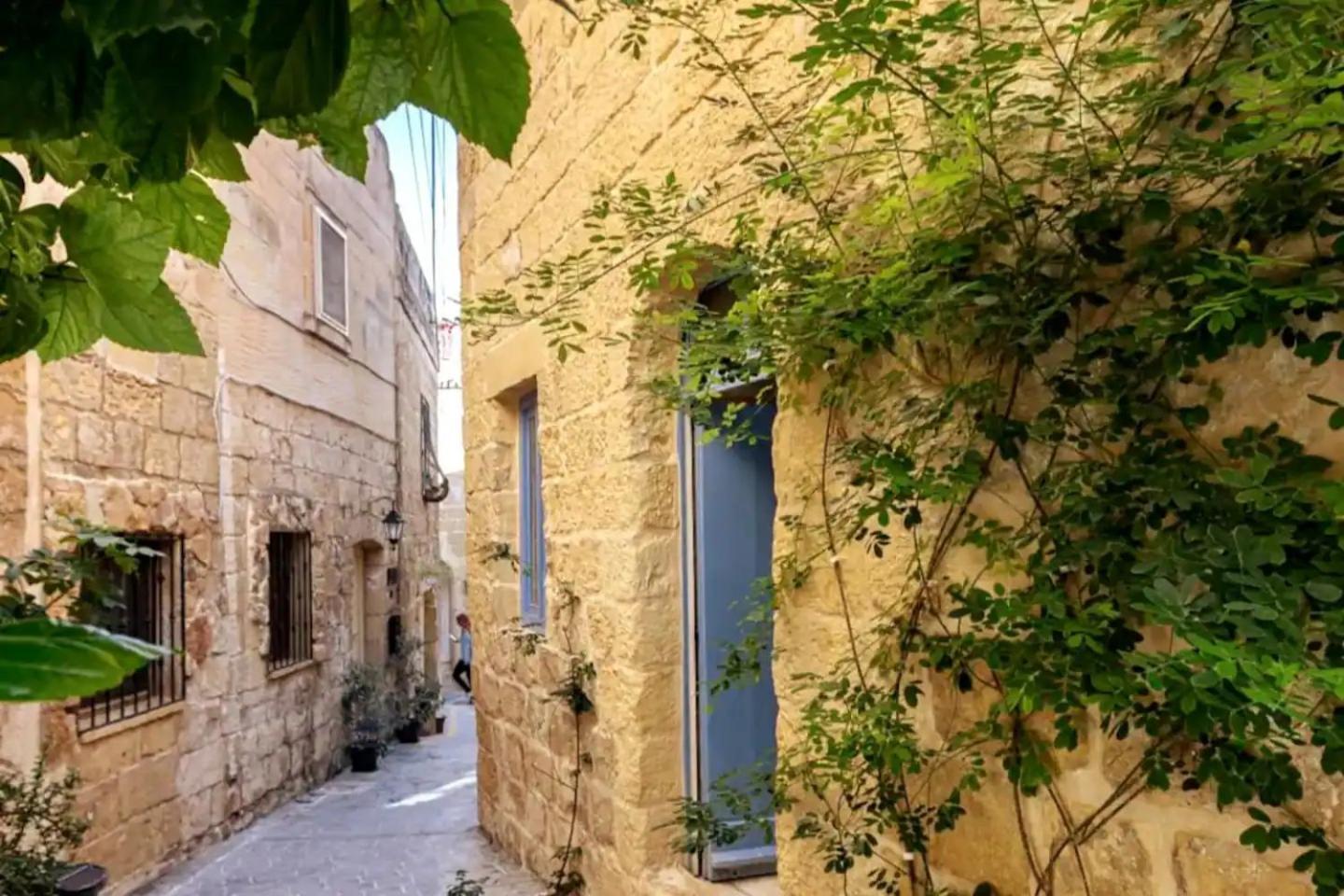 Historic Hideaways - 900 Year Old Converted Studios Victoria Dış mekan fotoğraf