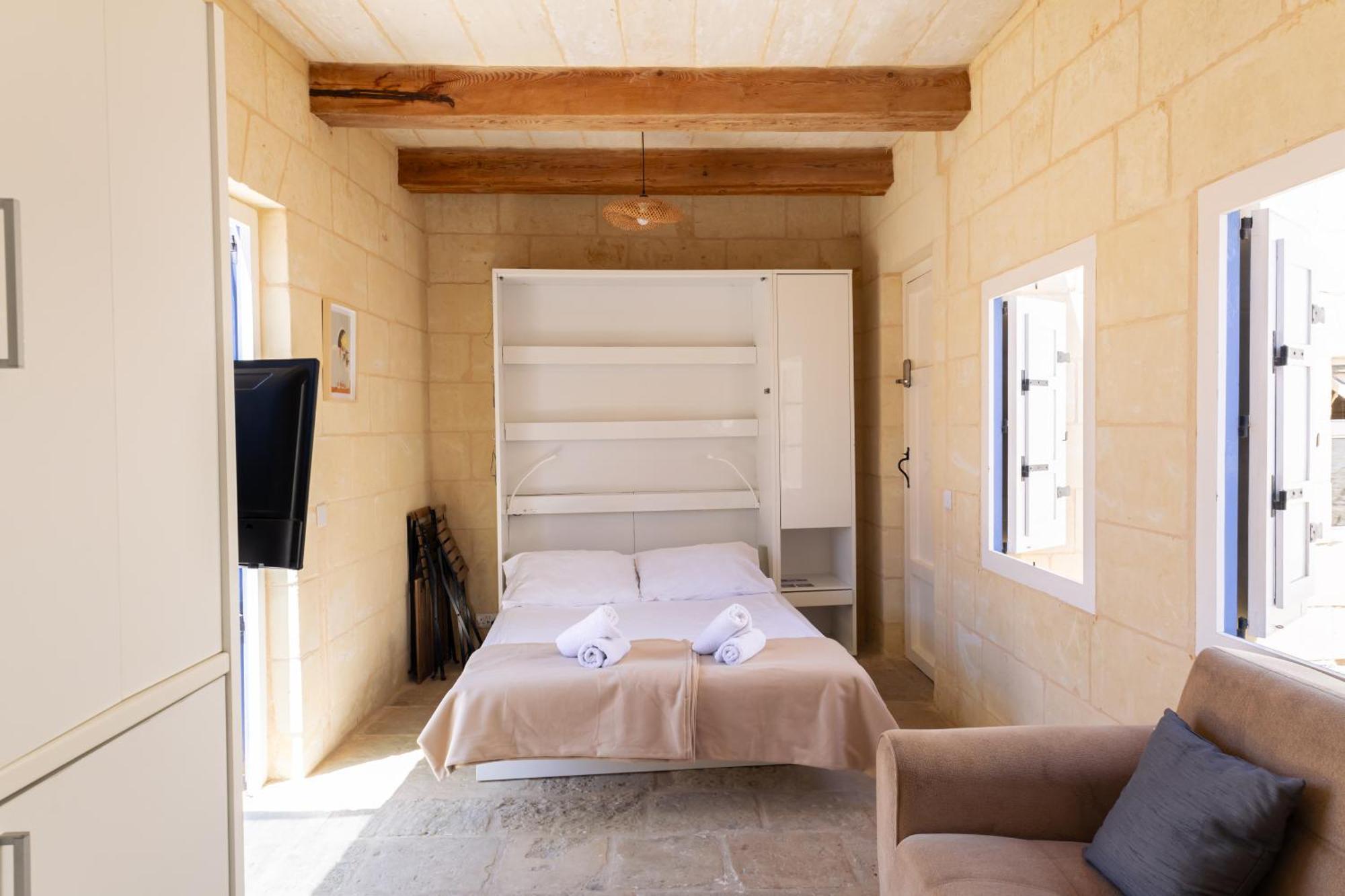 Historic Hideaways - 900 Year Old Converted Studios Victoria Dış mekan fotoğraf