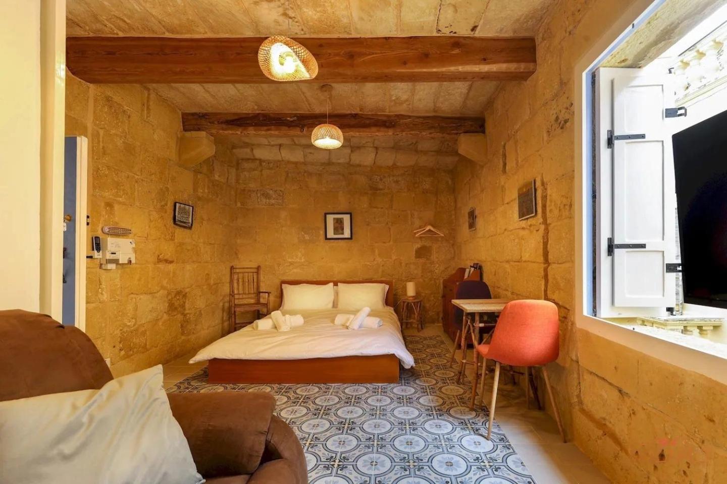 Historic Hideaways - 900 Year Old Converted Studios Victoria Dış mekan fotoğraf