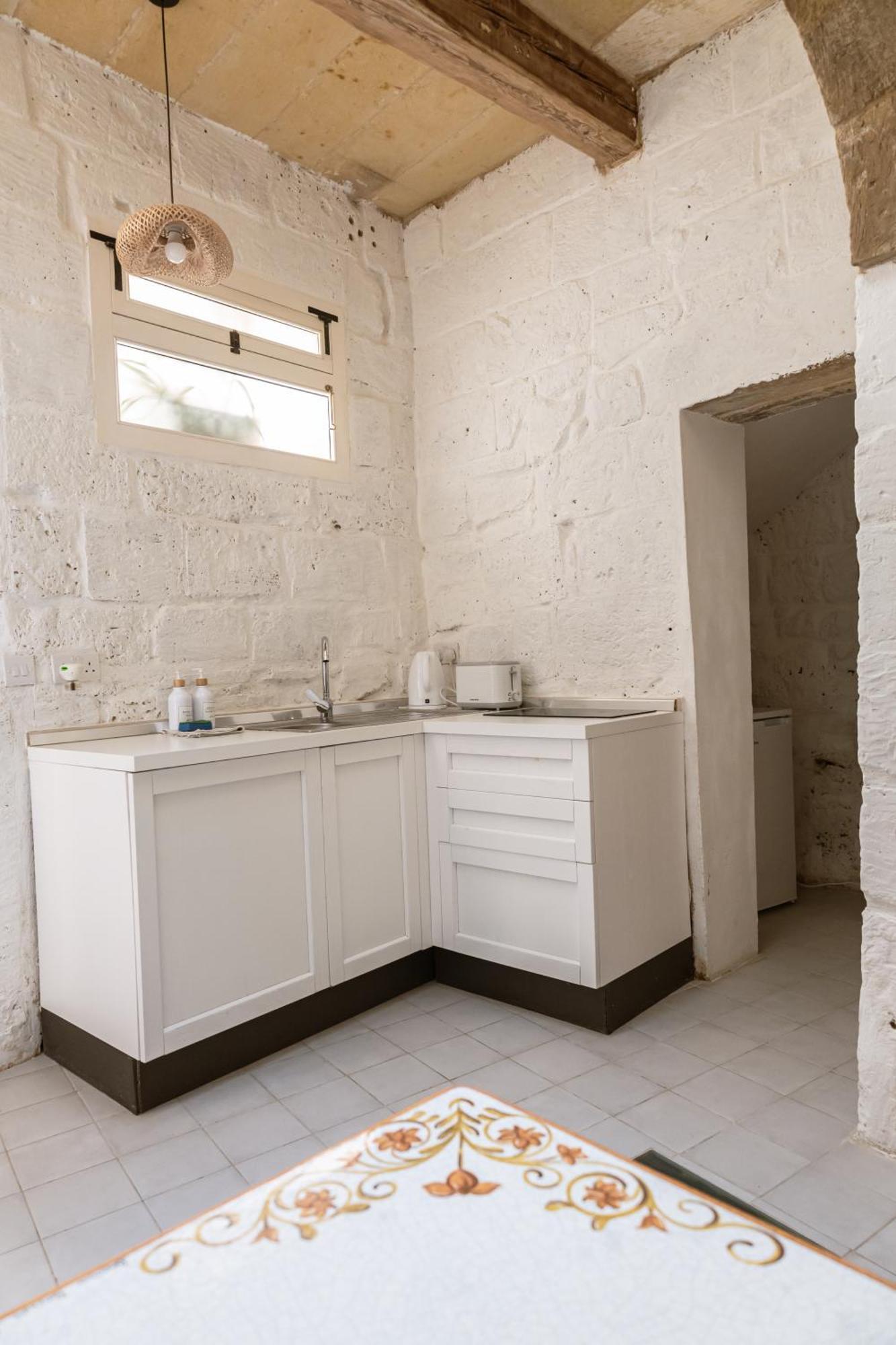 Historic Hideaways - 900 Year Old Converted Studios Victoria Dış mekan fotoğraf