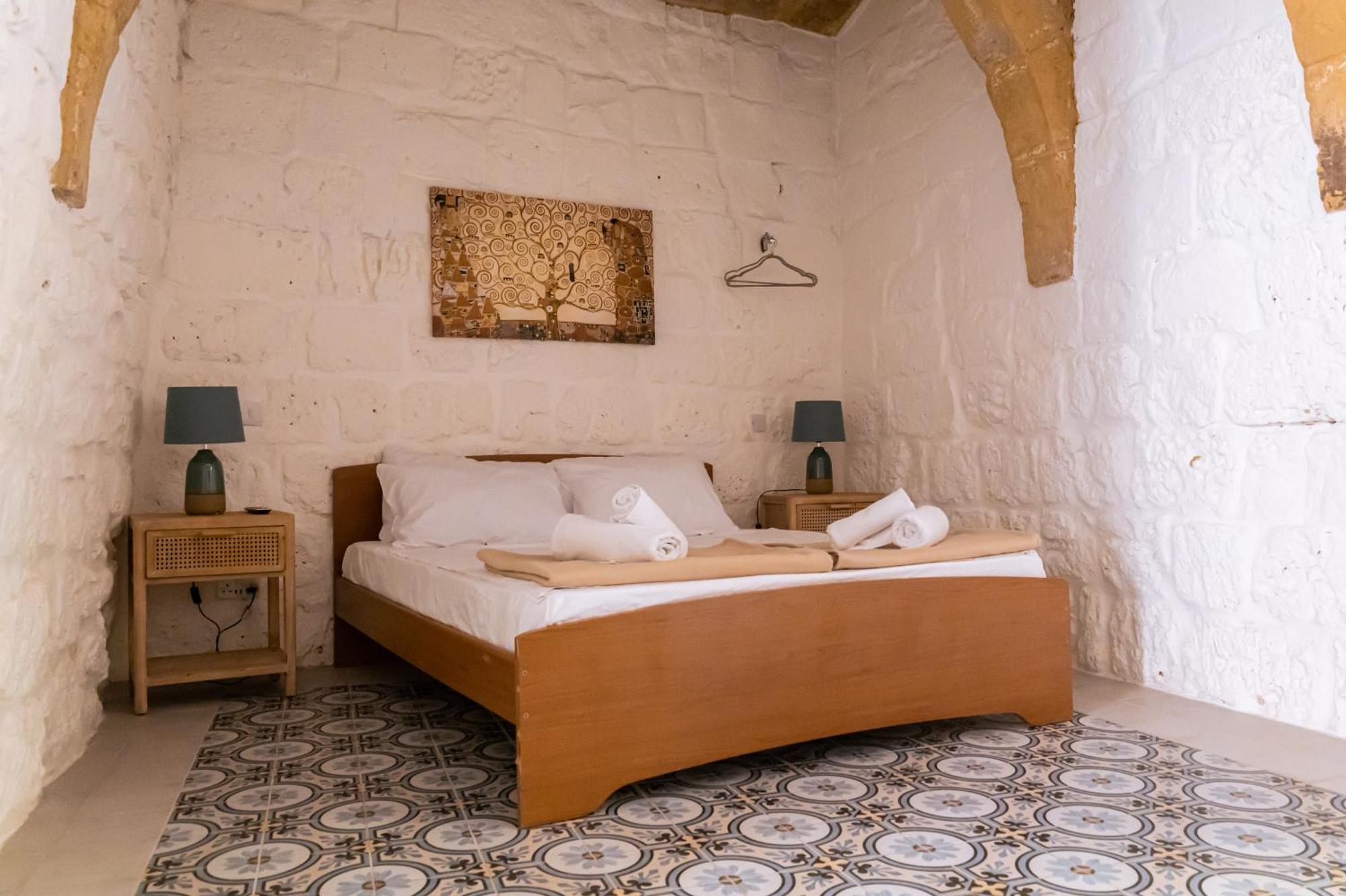 Historic Hideaways - 900 Year Old Converted Studios Victoria Dış mekan fotoğraf