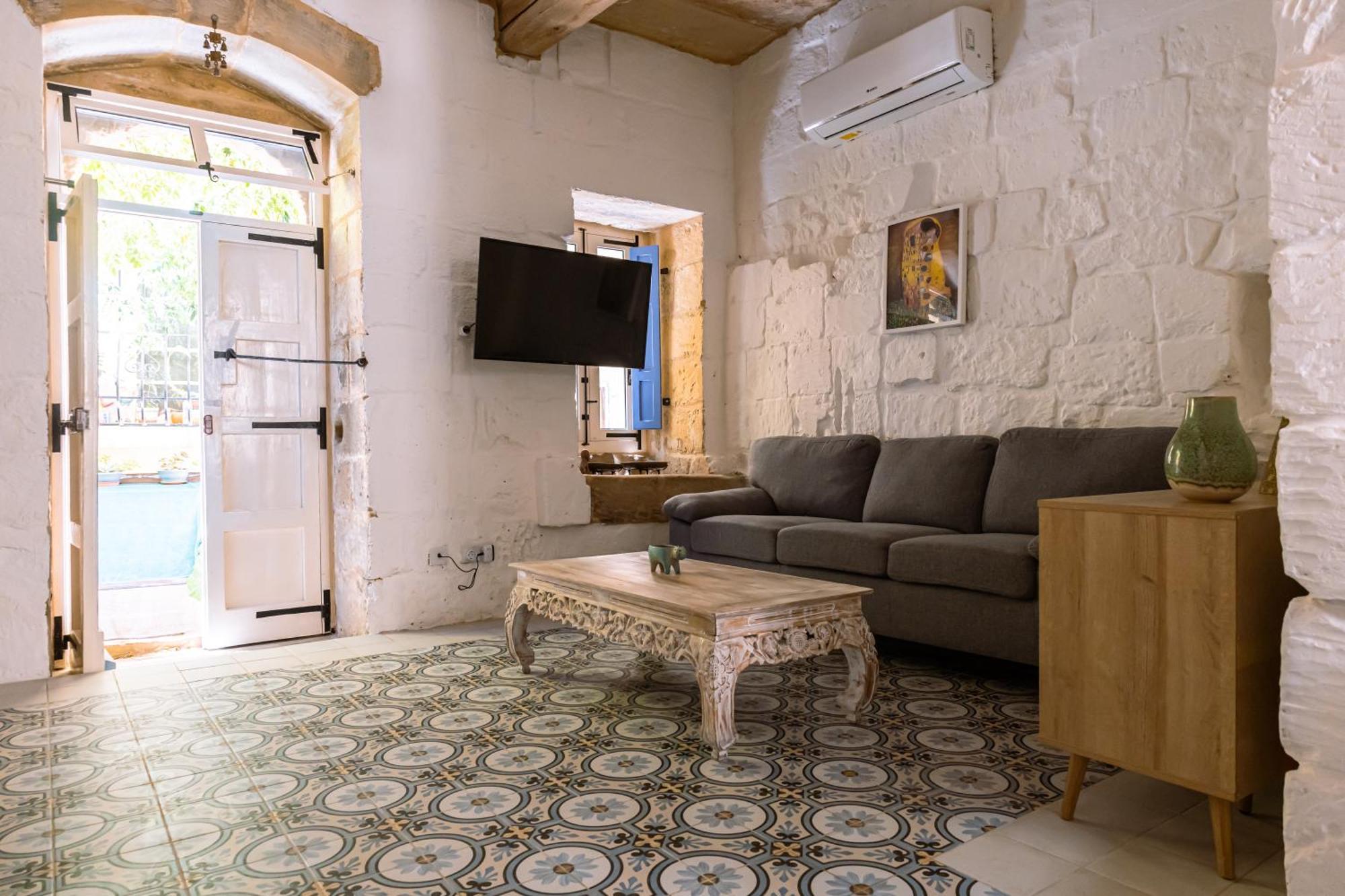Historic Hideaways - 900 Year Old Converted Studios Victoria Dış mekan fotoğraf